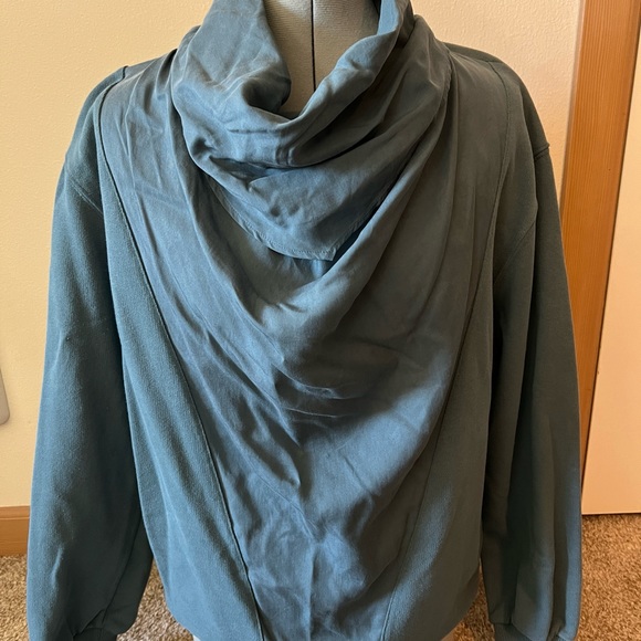 Zara Women’s Draped Neck Oversized Sweatshirt - Picture 4 of 7